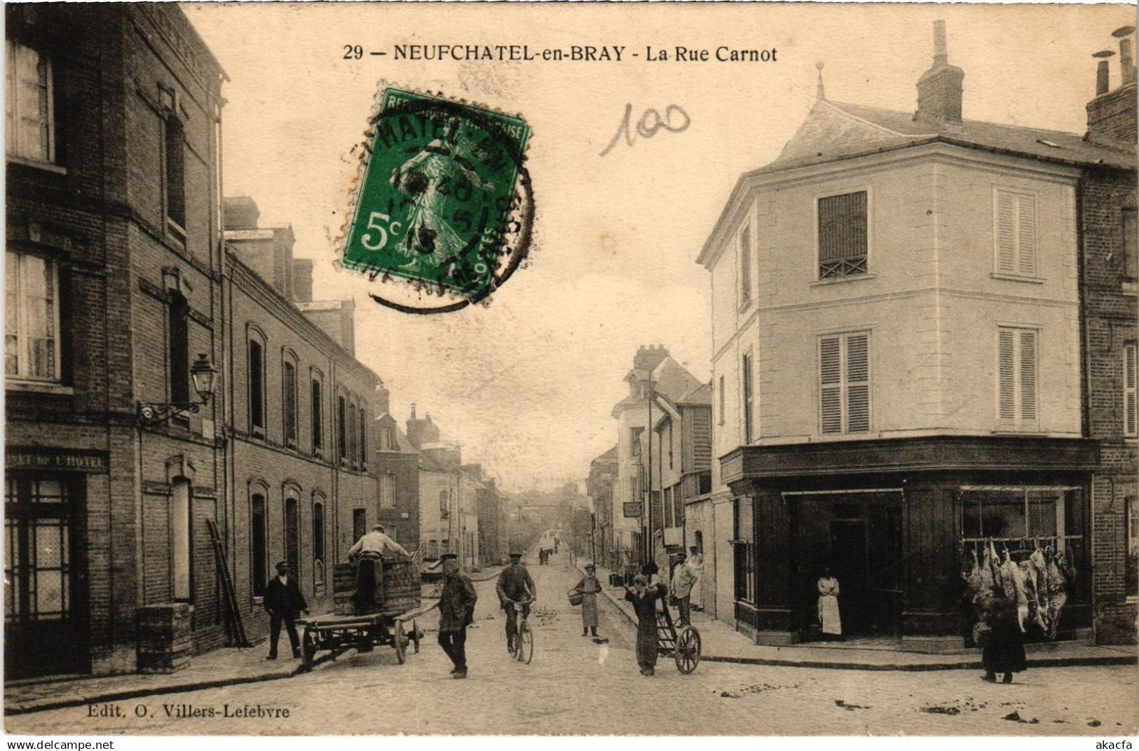 CPA NEUFCHATEL-en-BRAY Rue Carnot (868936)