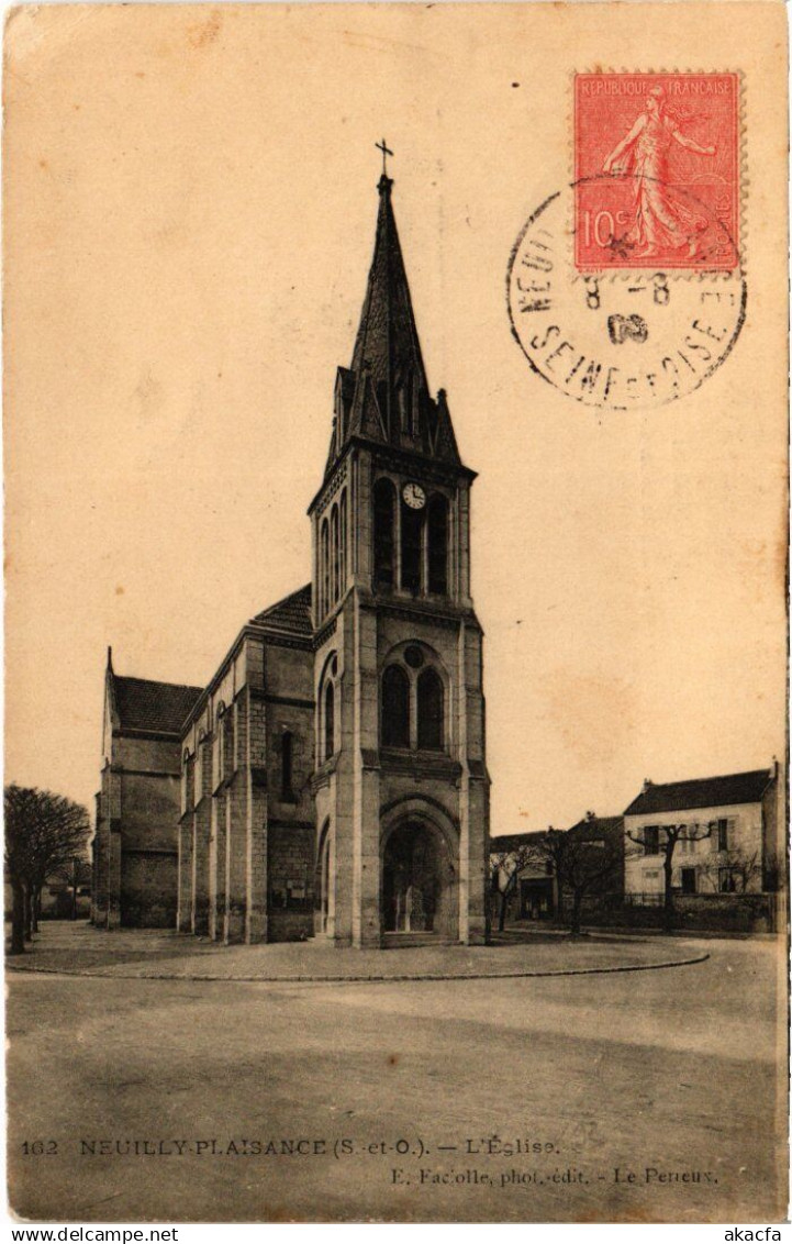 CPA Neuilly Plaisance Eglise (1360928)
