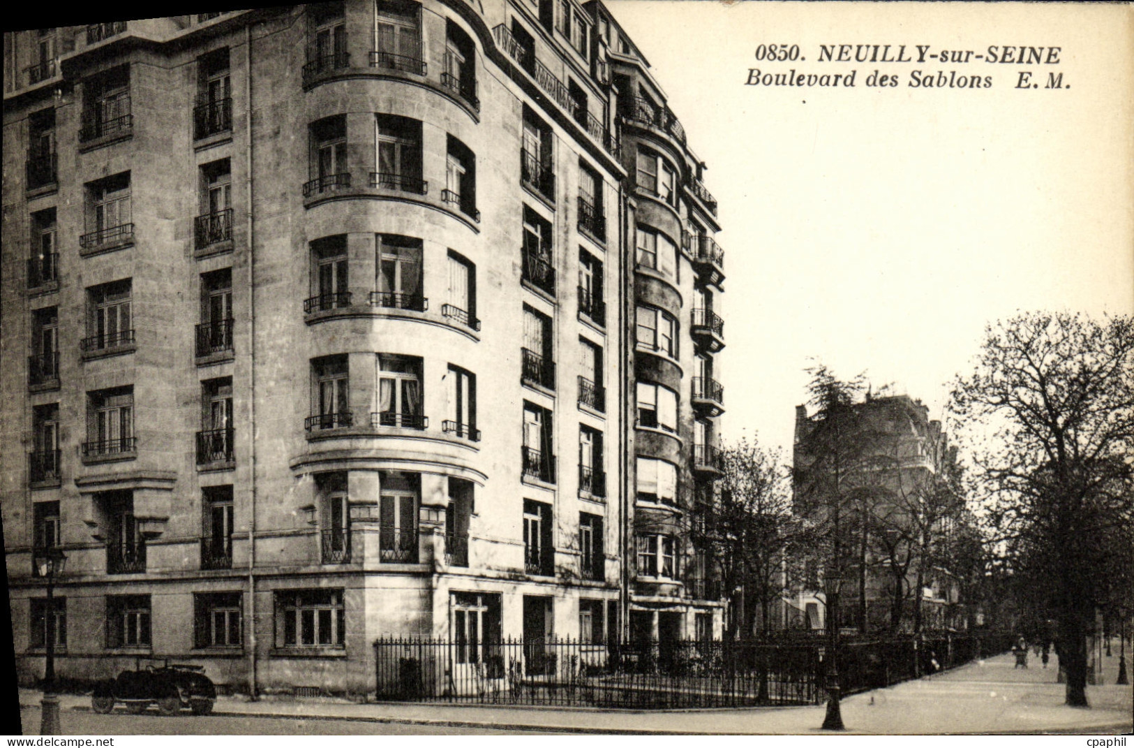 CPA Neuilly sur Seine Boulevard des Sablons