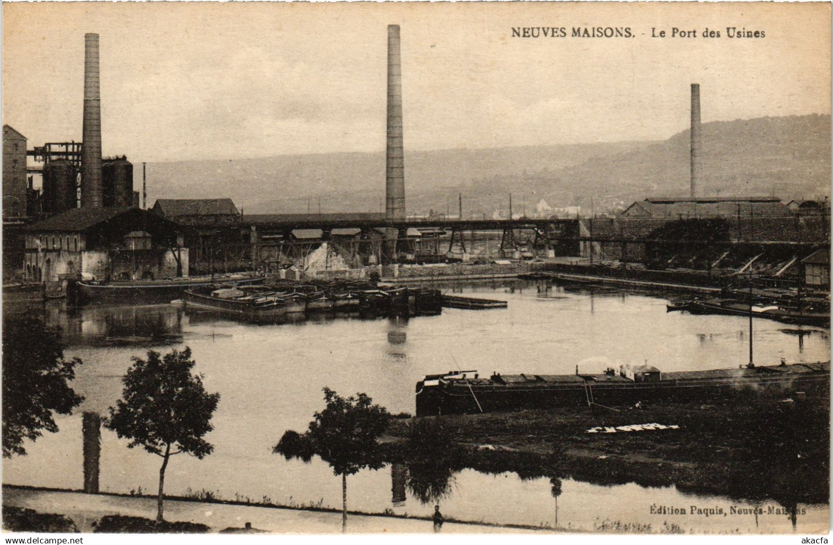 CPA Neuves Maisons le port des usines (1468334)