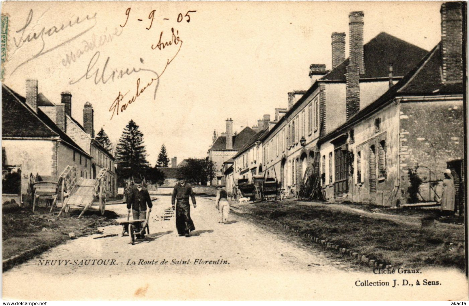 CPA NEUVY-SAUTOUR - La Route de St-FLORENTIN (357579)