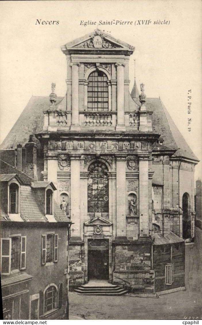 CPA Nevers Eglise Saint Pierre