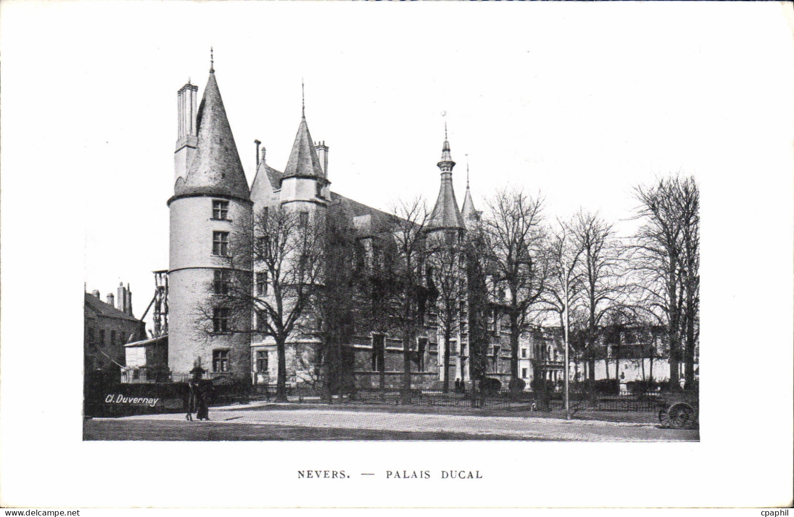 CPA Nevers Palais Ducal