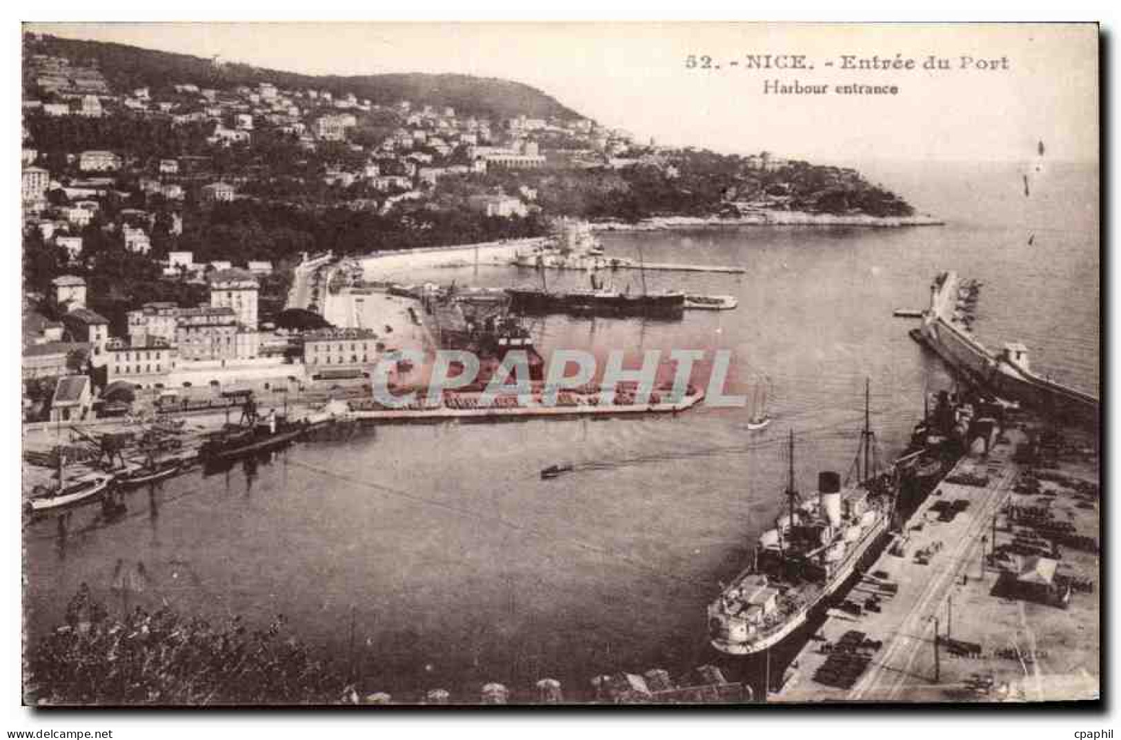 CPA Nice Entree du Port Bateaux