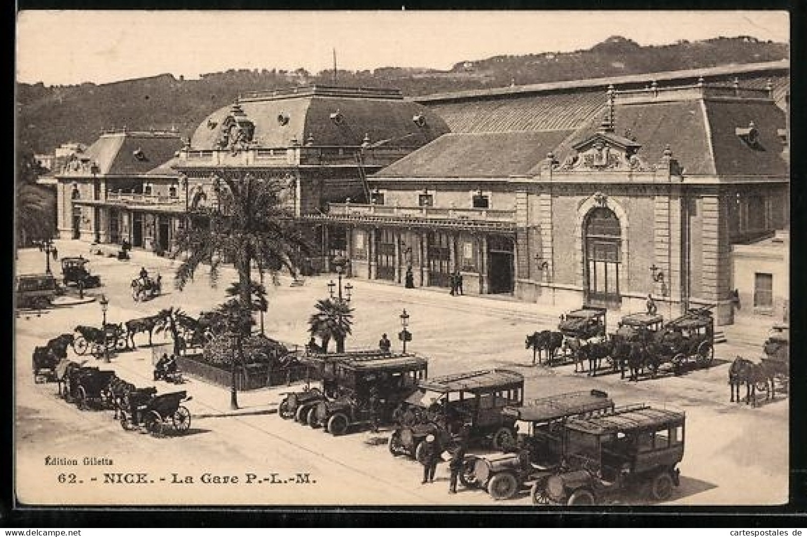 CPA Nice, La Gare, La Gare avec la place