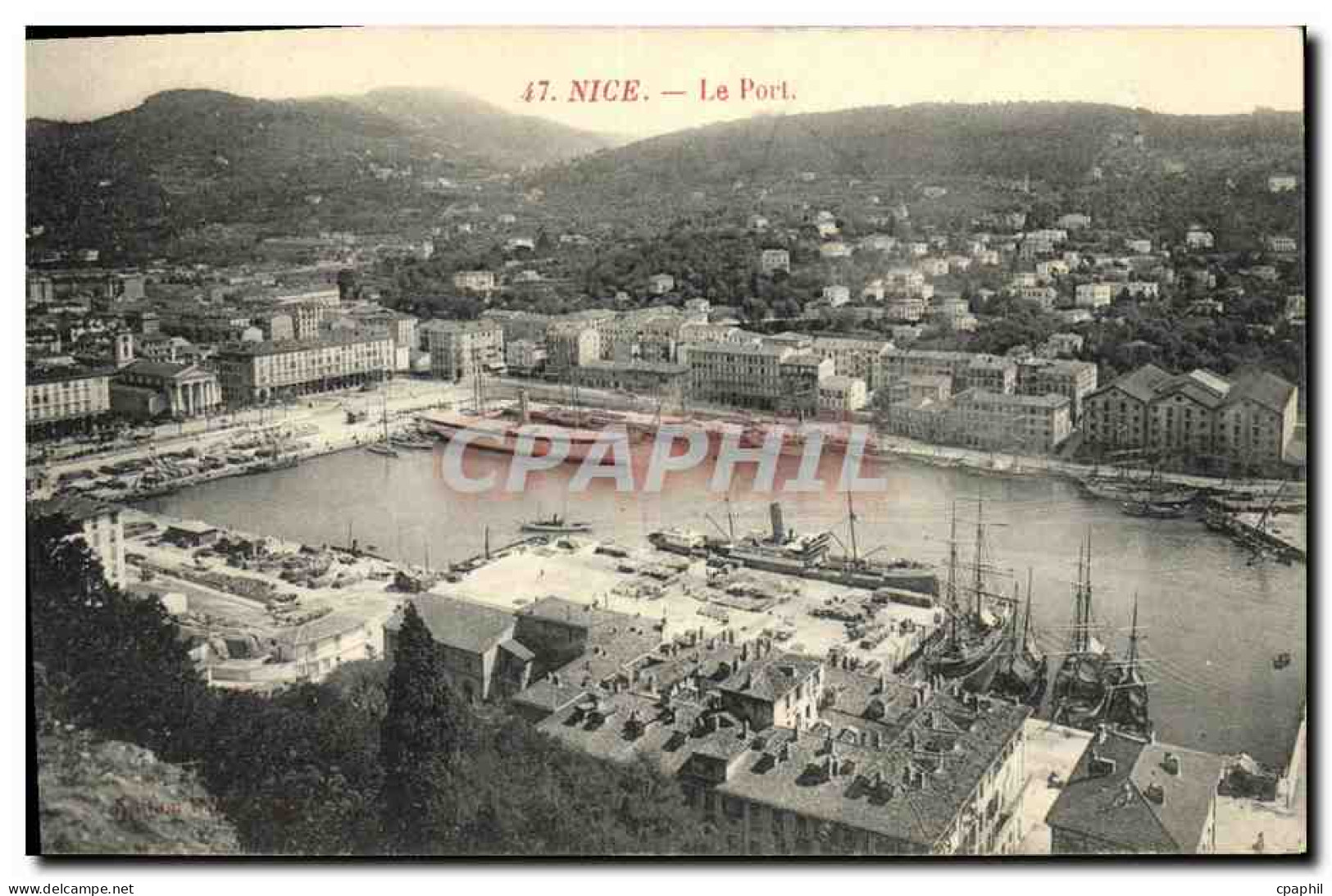 CPA Nice Le Port Bateaux