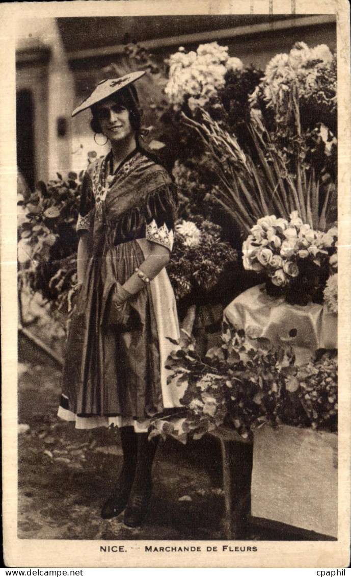 CPA Nice Marchande De Fleurs Folklore Costume