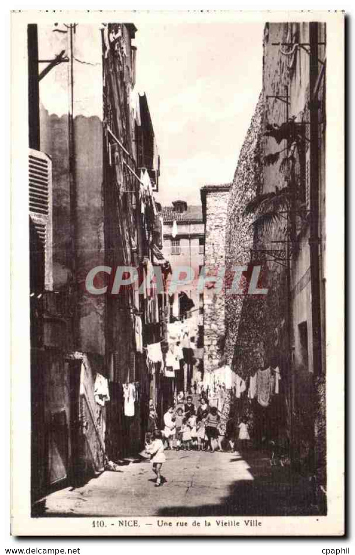 CPA Nice Une rue de la Vieille Ville Enfants