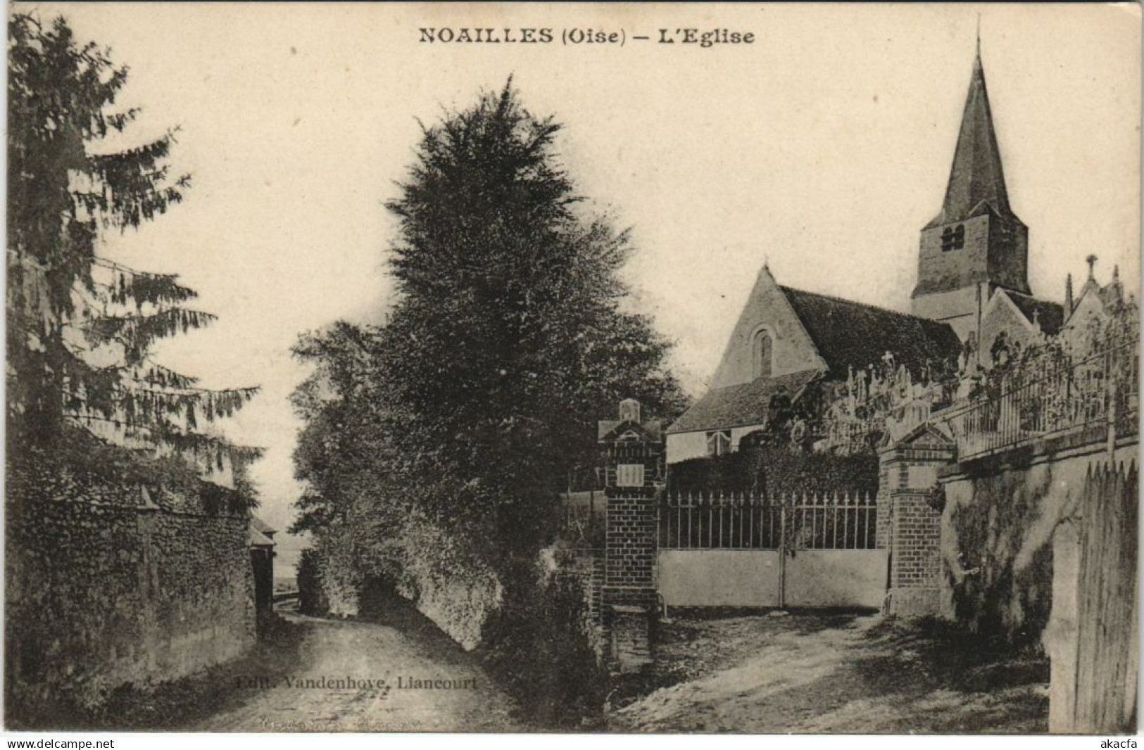 CPA NOAILLES - L'Église (130960)