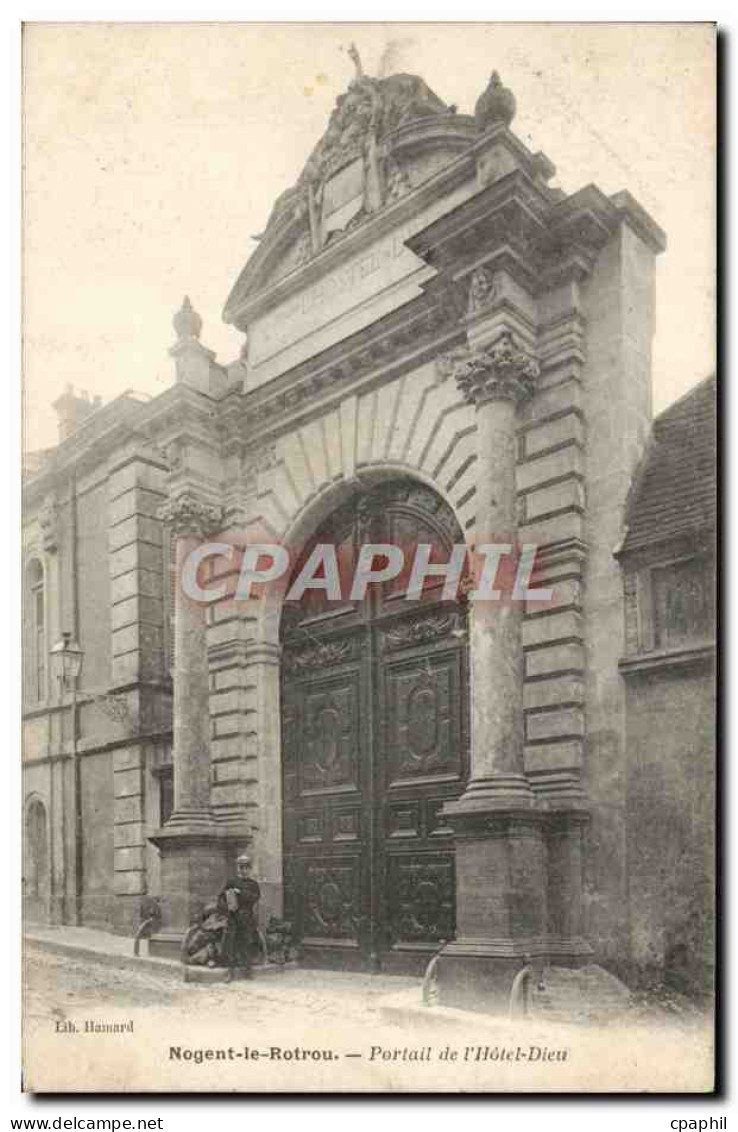 CPA Nogent le Rotrou Portail de l'Hotel Dieu