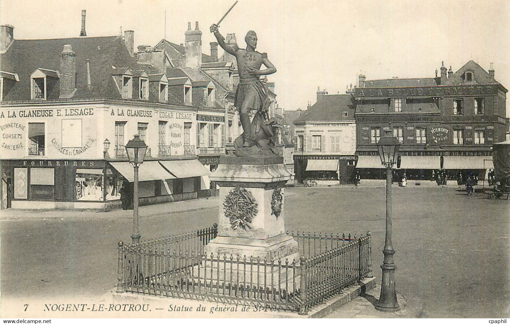 CPA Nogent Le Rotrou Statue du General