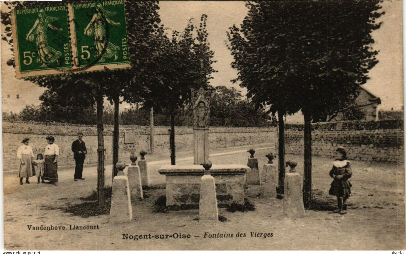 CPA NOGENT-sur-OISE Fontaine des Vierges (376852)