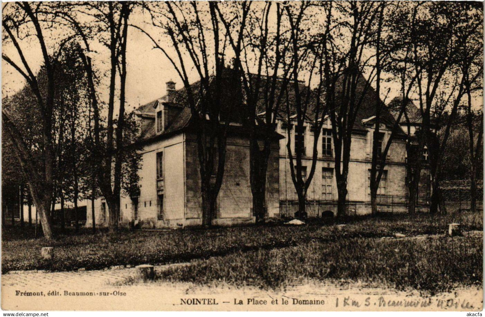 CPA Nointel- La Place et le Domaine FRANCE (1020849)