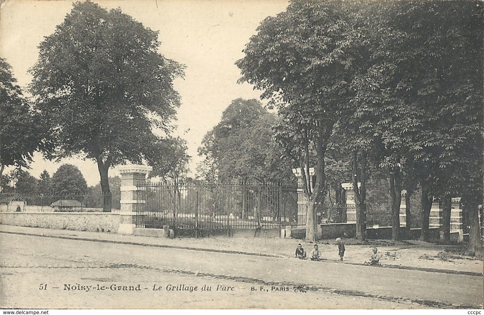 CPA Noisy-le-Sec Le Grillage du Parc