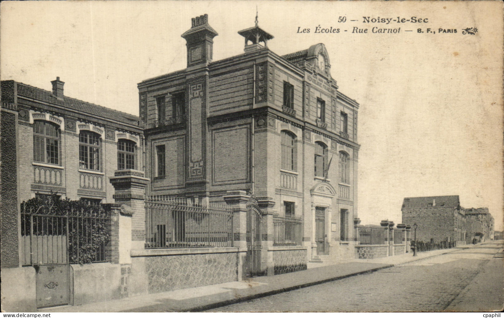 CPA Noisy le Sec Les Ecoles Rue Carnot