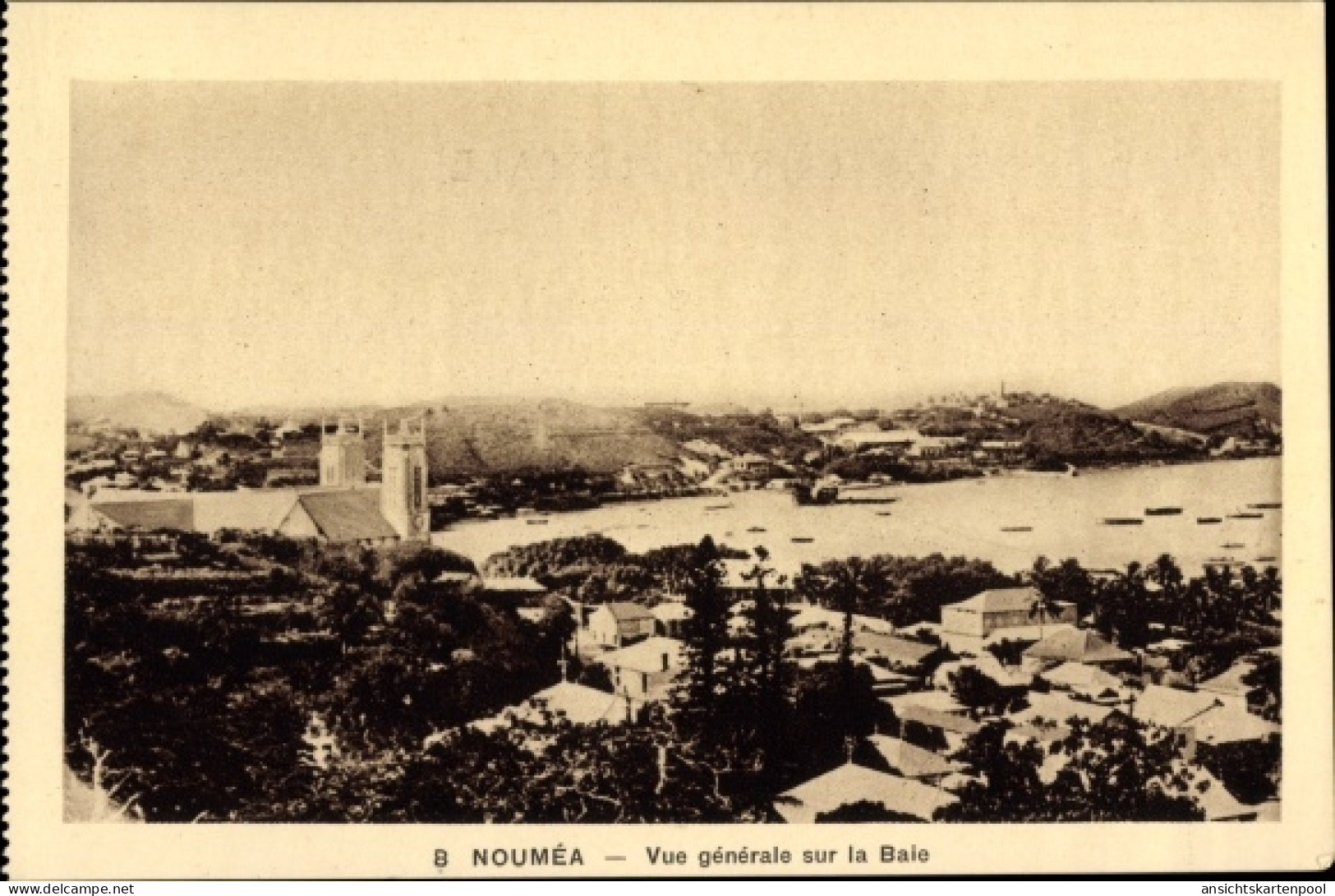 CPA Noumea Neukaledonien, Vue generale sur la Baie, Kirche, Häuser