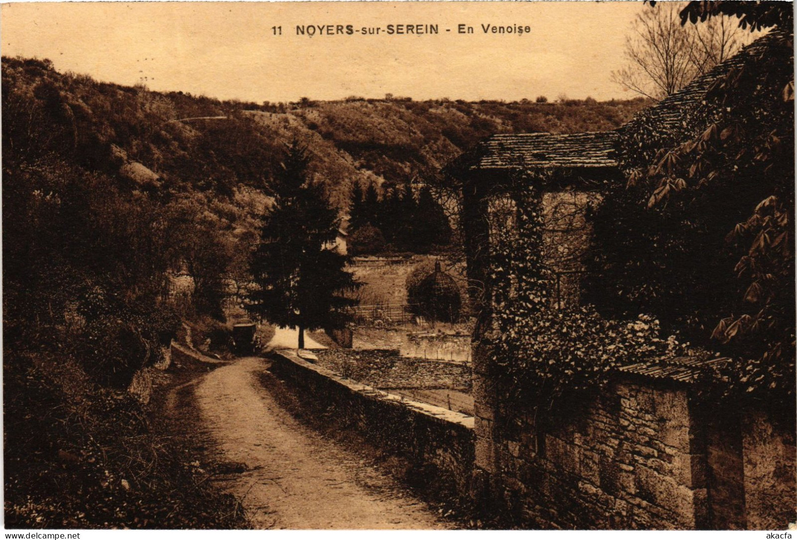 CPA Noyers-sur-Serein En Venoise FRANCE (1451675)