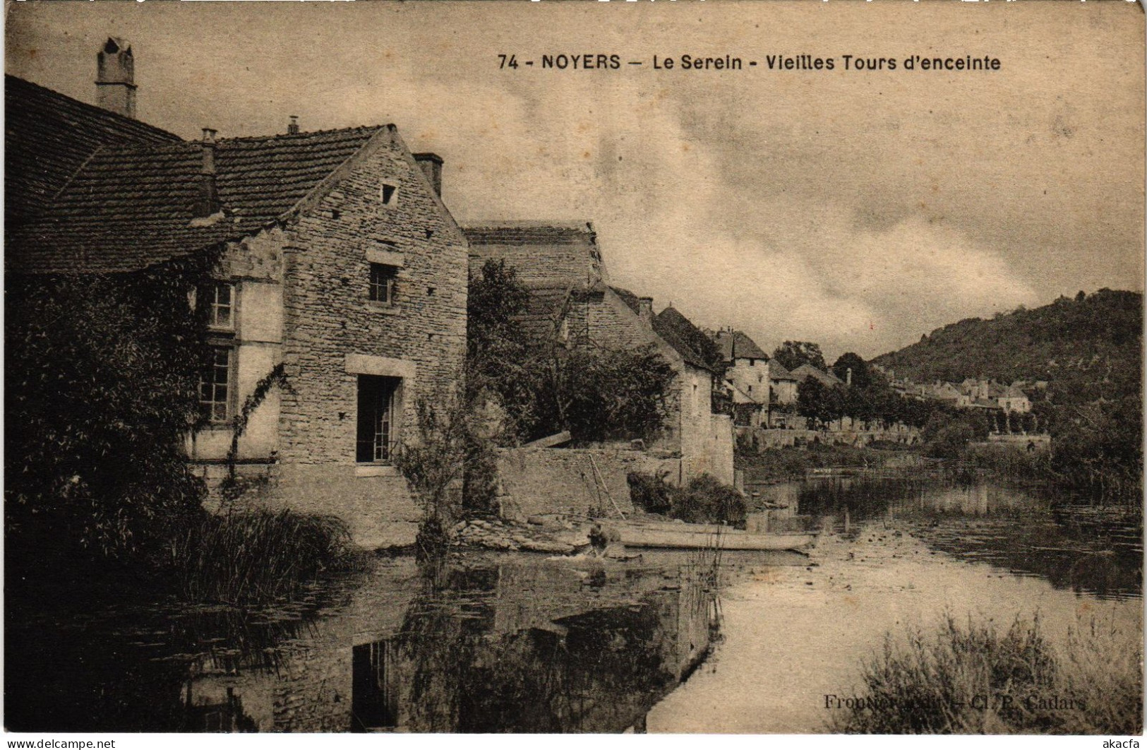 CPA Noyers-sur-Serein Vieilles Tours d'enceinte FRANCE (1451676)
