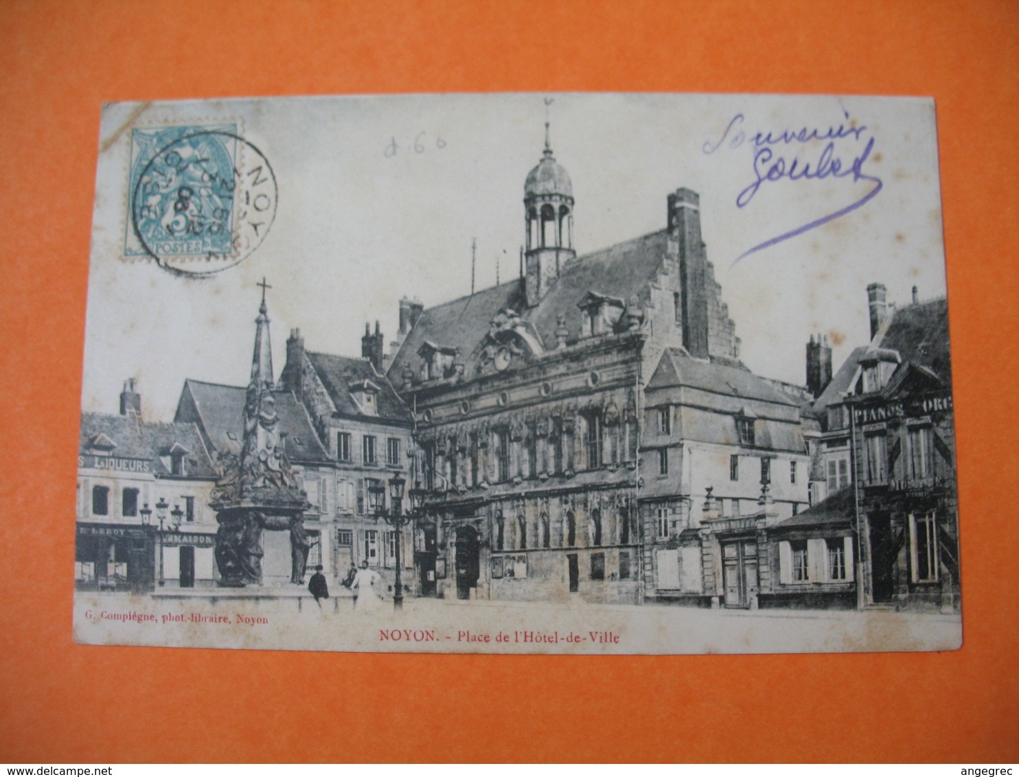 CPA  Noyon  1906  Place de l'Hôtel de Ville