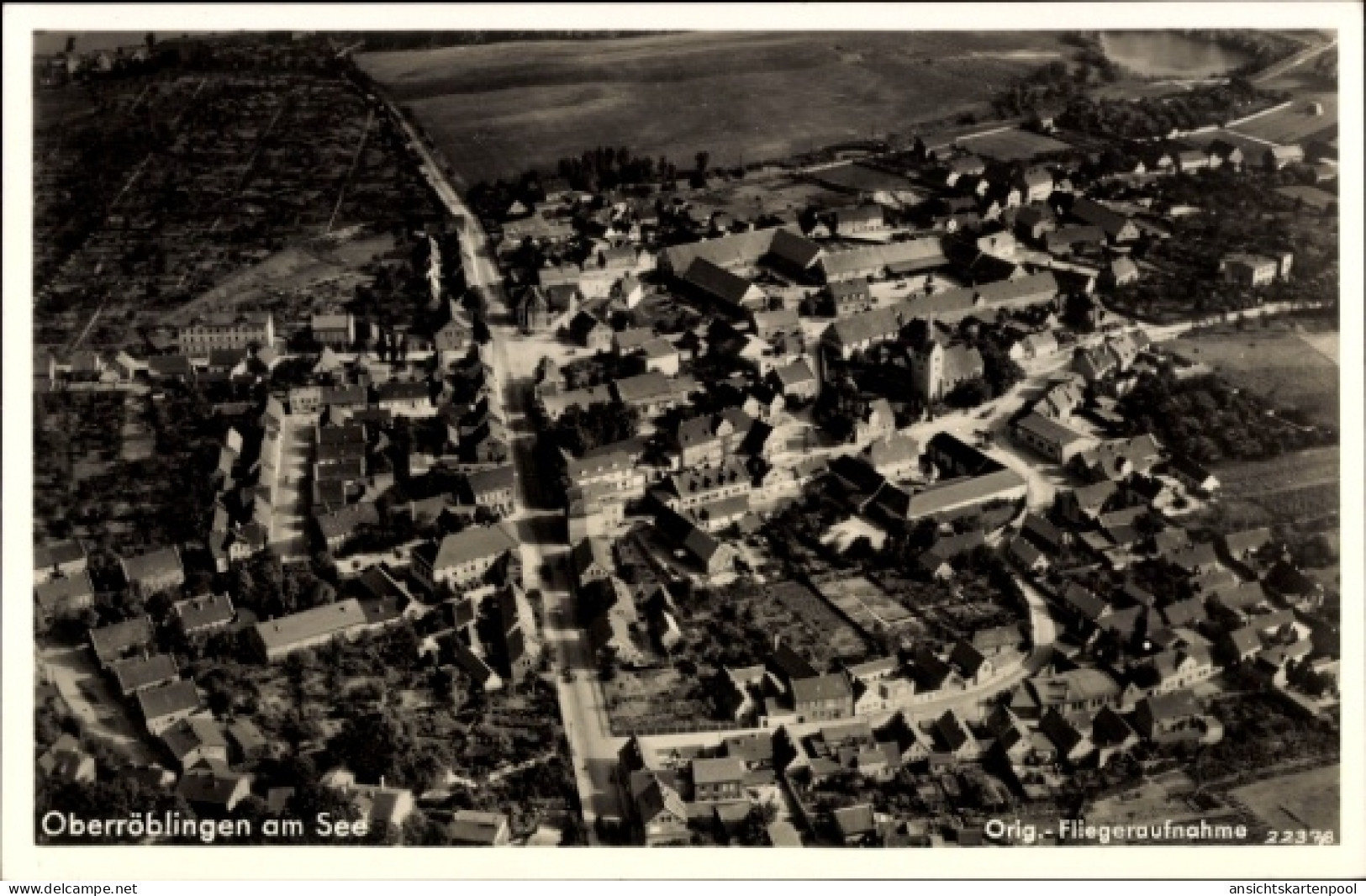 CPA Oberröblingen Röblingen am See Mansfelder Land, Luftaufnahme, Häuser, Straßen, ländliche Umge