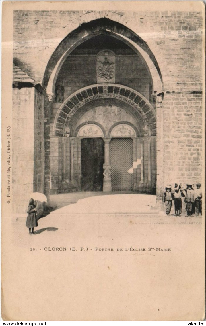 CPA OLORON-SAINTE-MARIE Porche de l'Eglise Sainte-Marie (1164051)