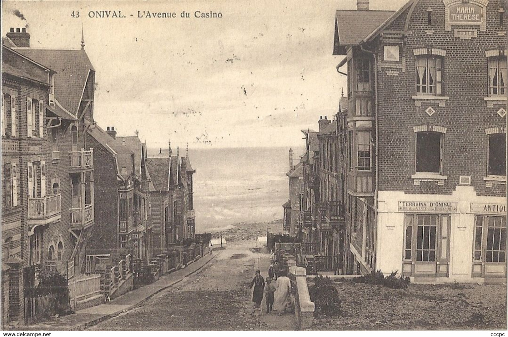 CPA Onival L'avenue du Casino