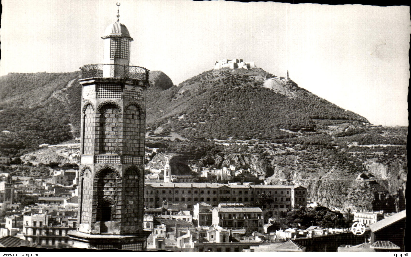 CPA Oran Le Minaret et le Vieil Oran
