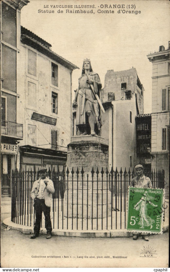 CPA Orange Statue de Raimbaud Comte d'Orange