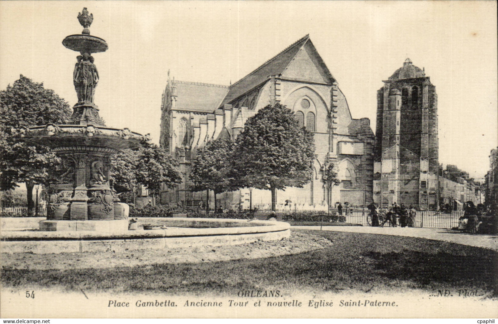 CPA Orleans Place Gambetta Ancienne tour et nouvelle Eglise Saint paterne