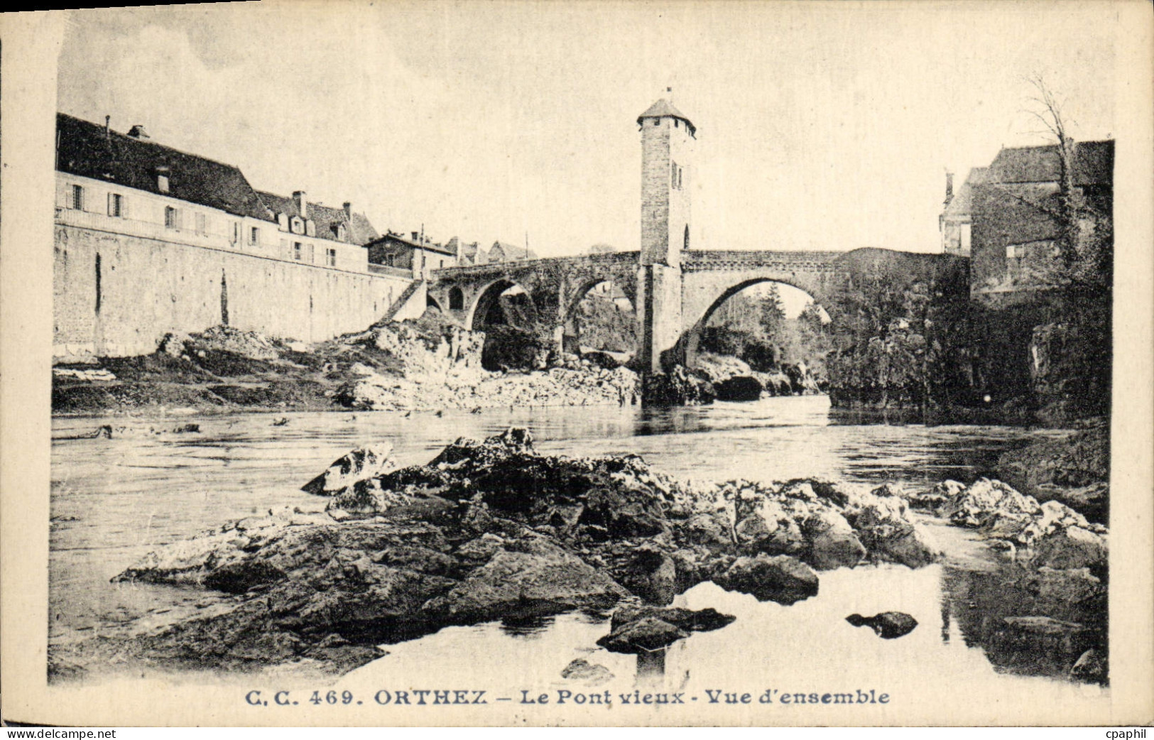 CPA Orthez Le Pont Vieux Vue D'Ensemble
