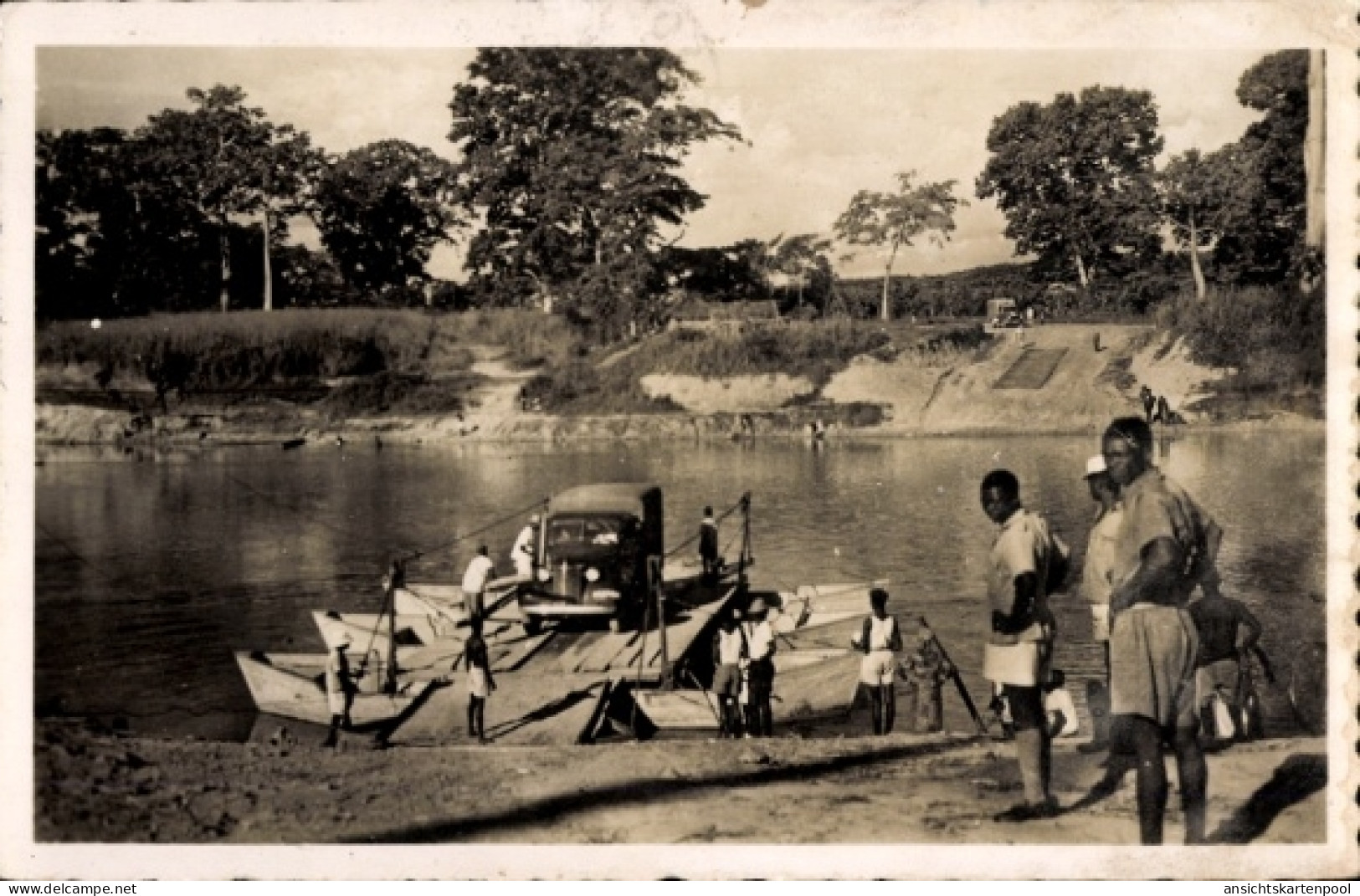 CPA Oubangui Tschad, Pssage d'un Bac