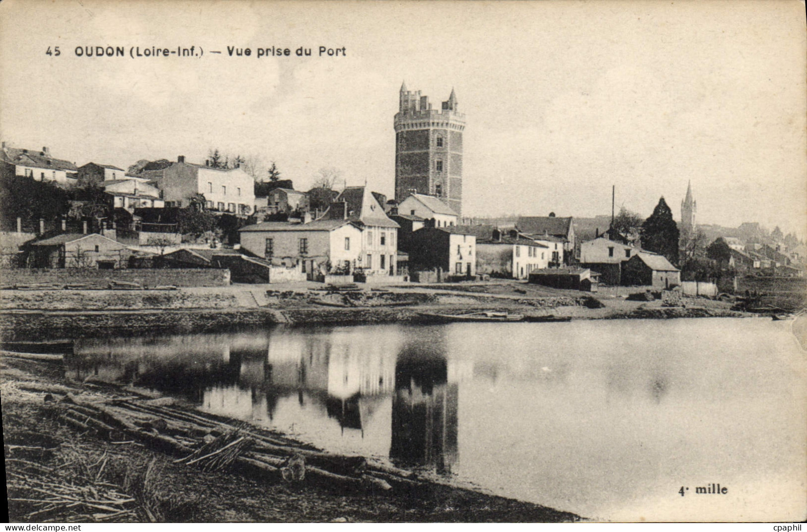 CPA Oudon Loire Inf Vue prise du Port