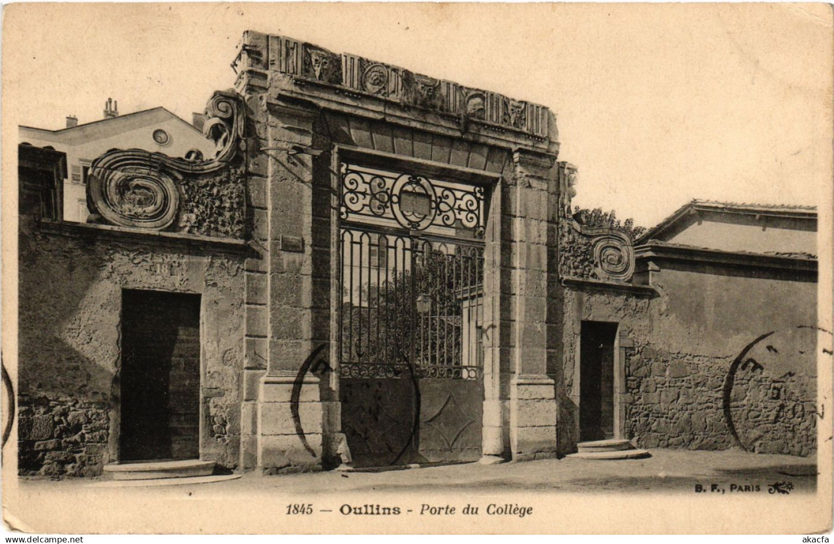 CPA OULLINS - Porte du College (692957)
