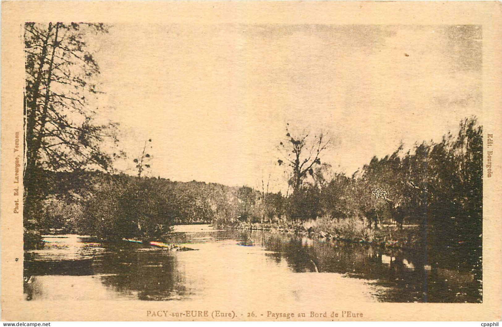 CPA Pacy sur Eure Eure Paysage au Bord de l'Eure