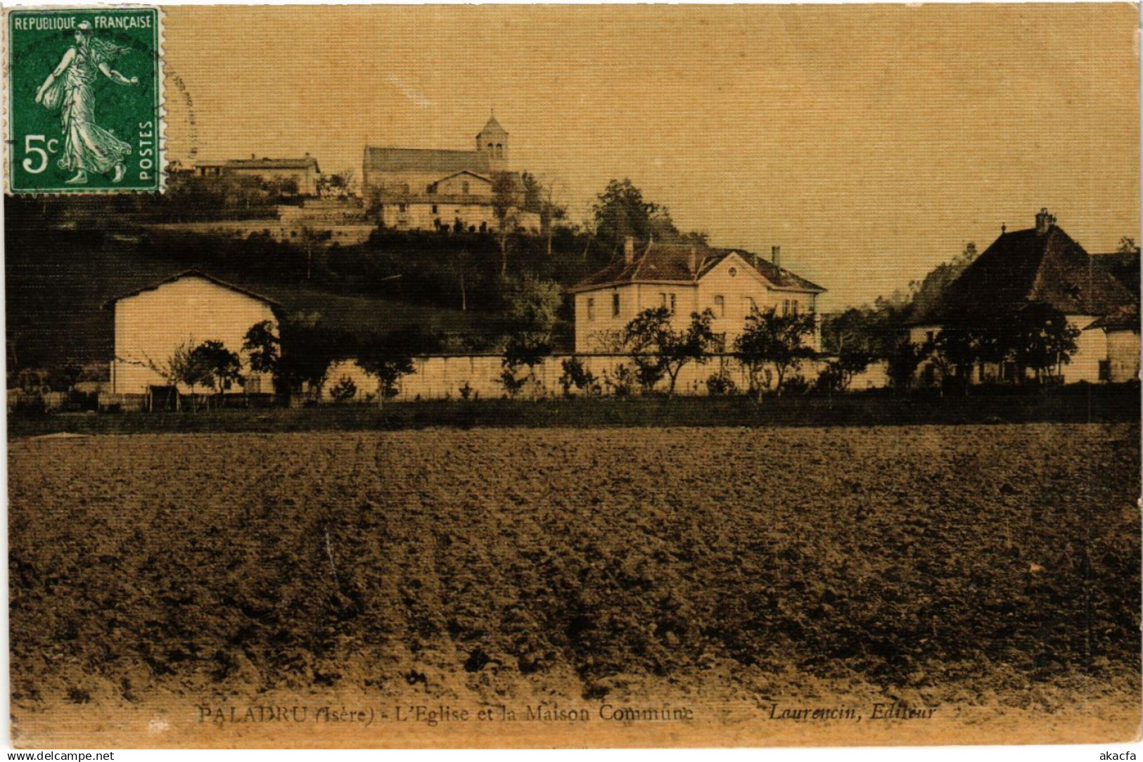 CPA PALADRU - L'église et la Maison Commune (434291)