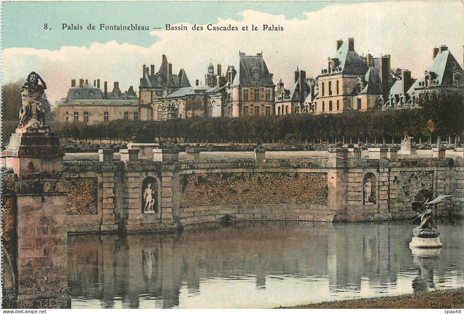 CPA Palais de Fontainebleau-bassins des Cascades et le Palais