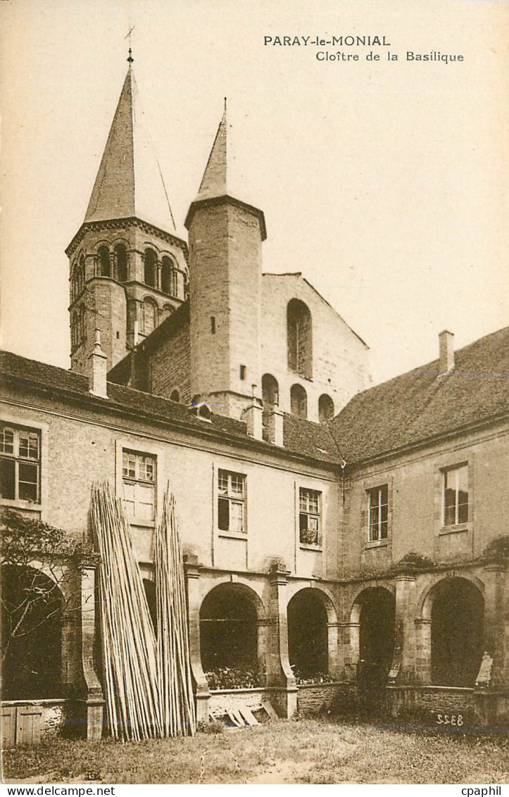 CPA Paray le Monial Cloitre de la Basilique