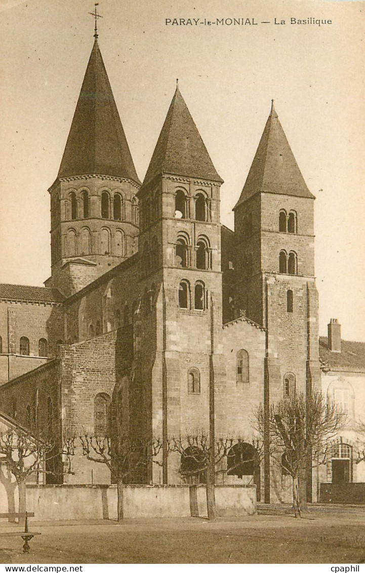 CPA Paray le Monial la Basilique