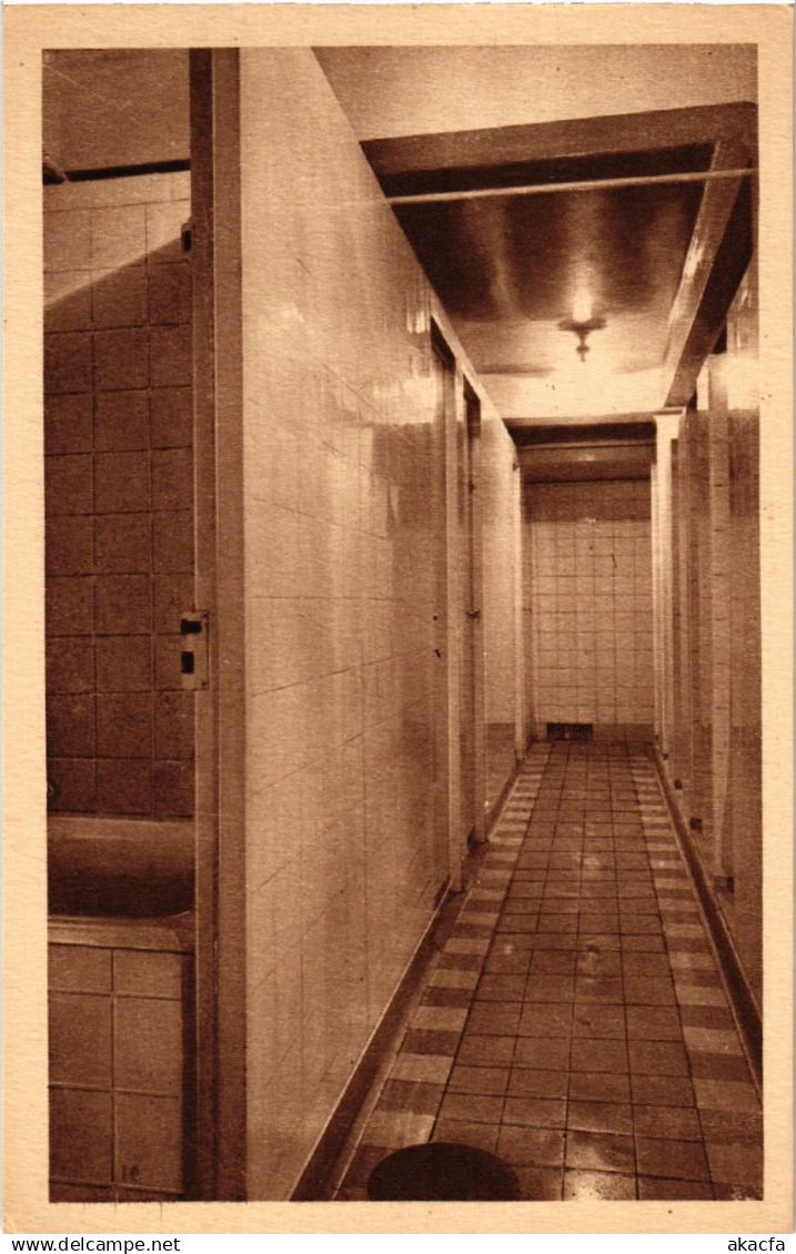 CPA PARIS 4e école Massillon. Douches et Bains (463936)
