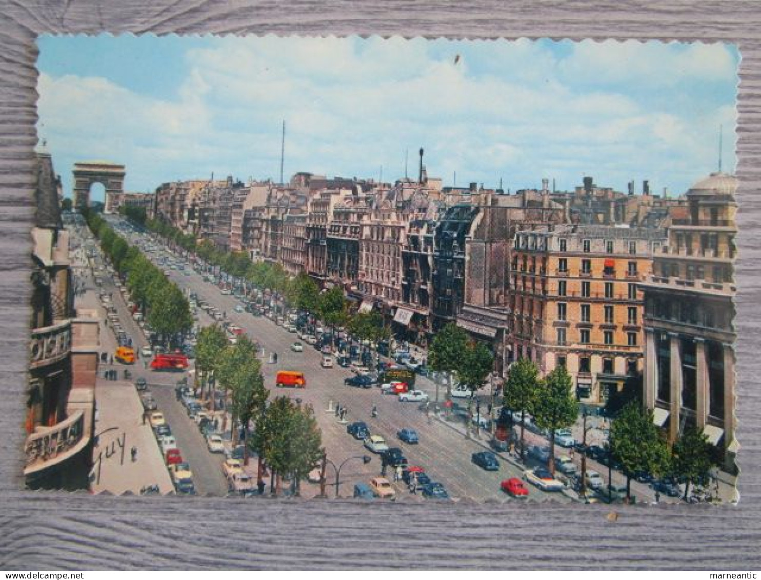 Cpa Paris (75) avenue des champs Elysées
