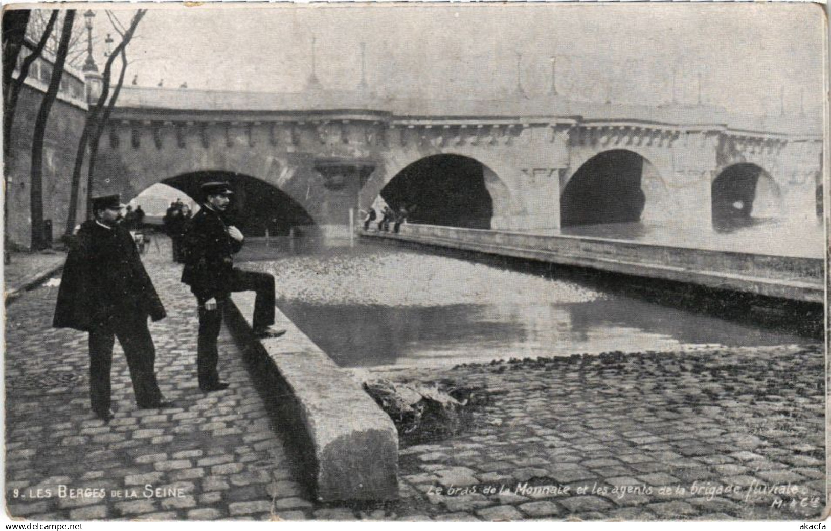 CPA PARIS - Bordes de la Seine (76088)
