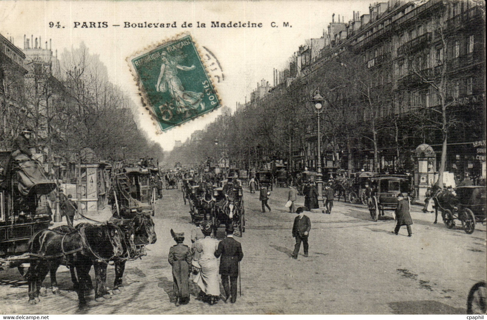 CPA Paris Boulevard de la Madeleine ( femme cochere )