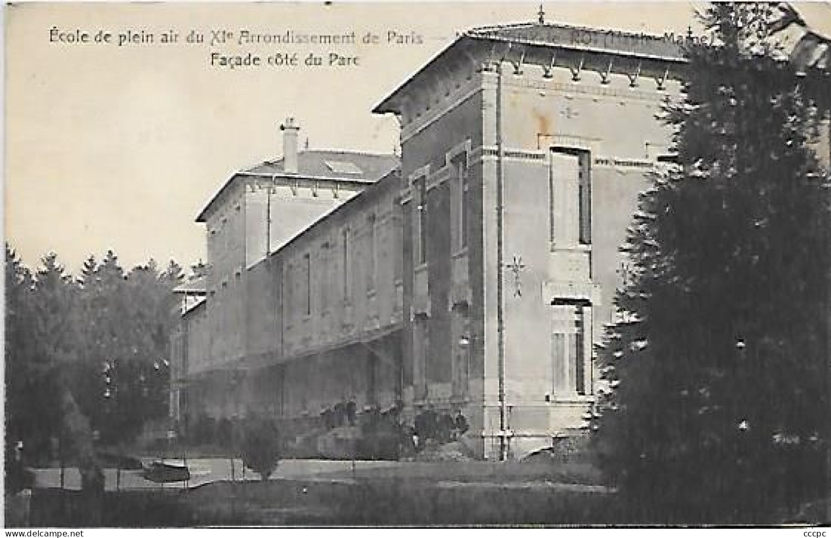 CPA Paris Ecole de plein air du XIe Arrondissement - Façade côté du Parc