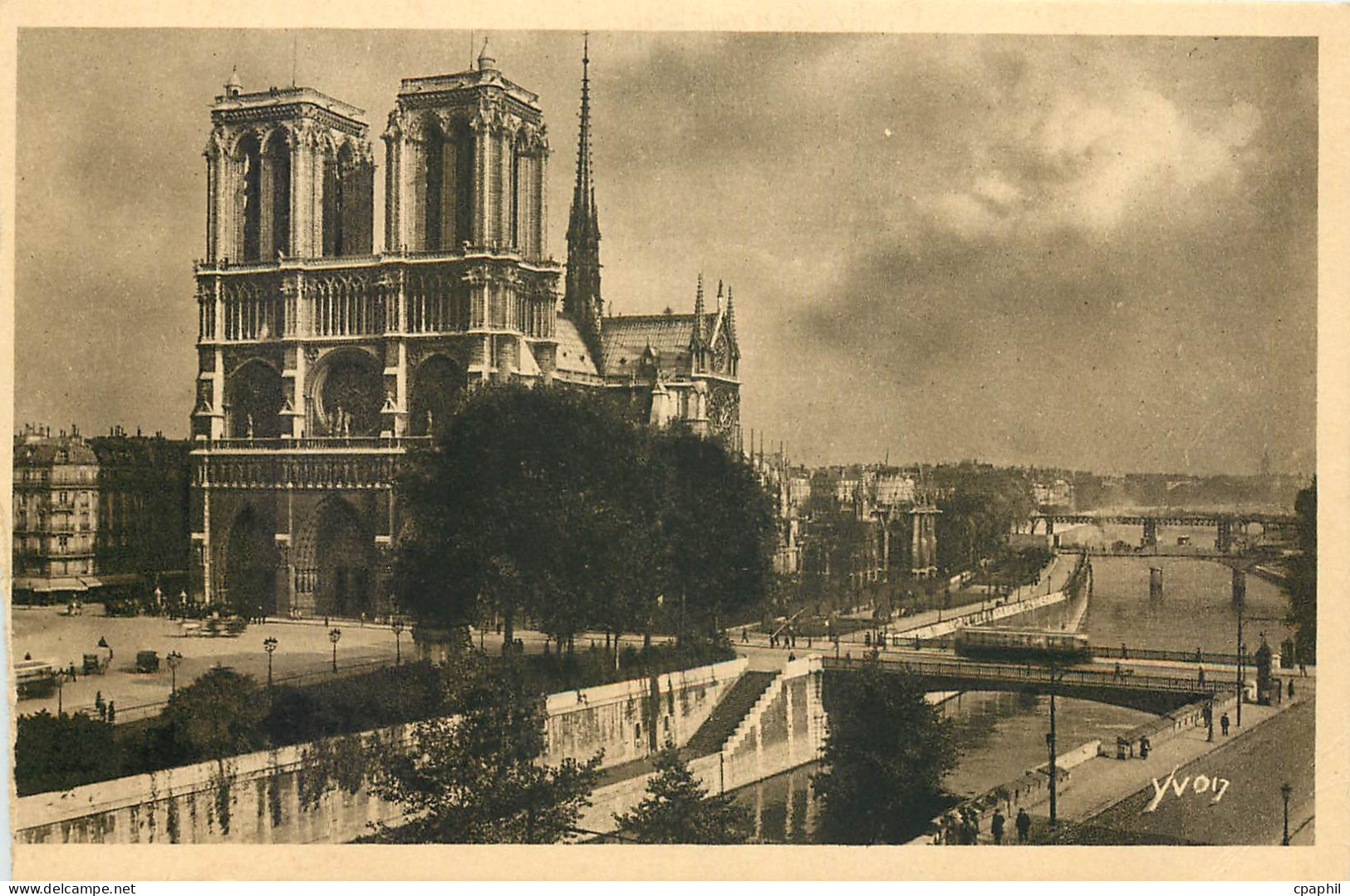 CPA Paris en Flanant Notre Dame de Paris vue generale