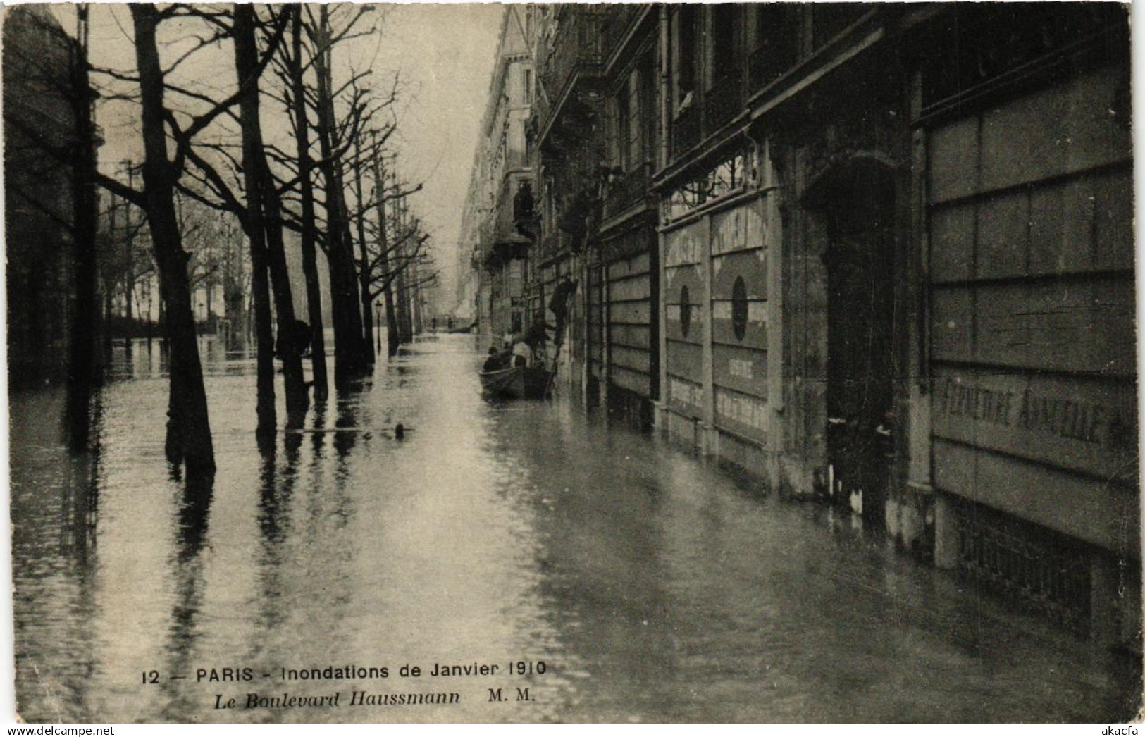 CPA PARIS Inondations 12 Le Boulevard Haussmann (561627)