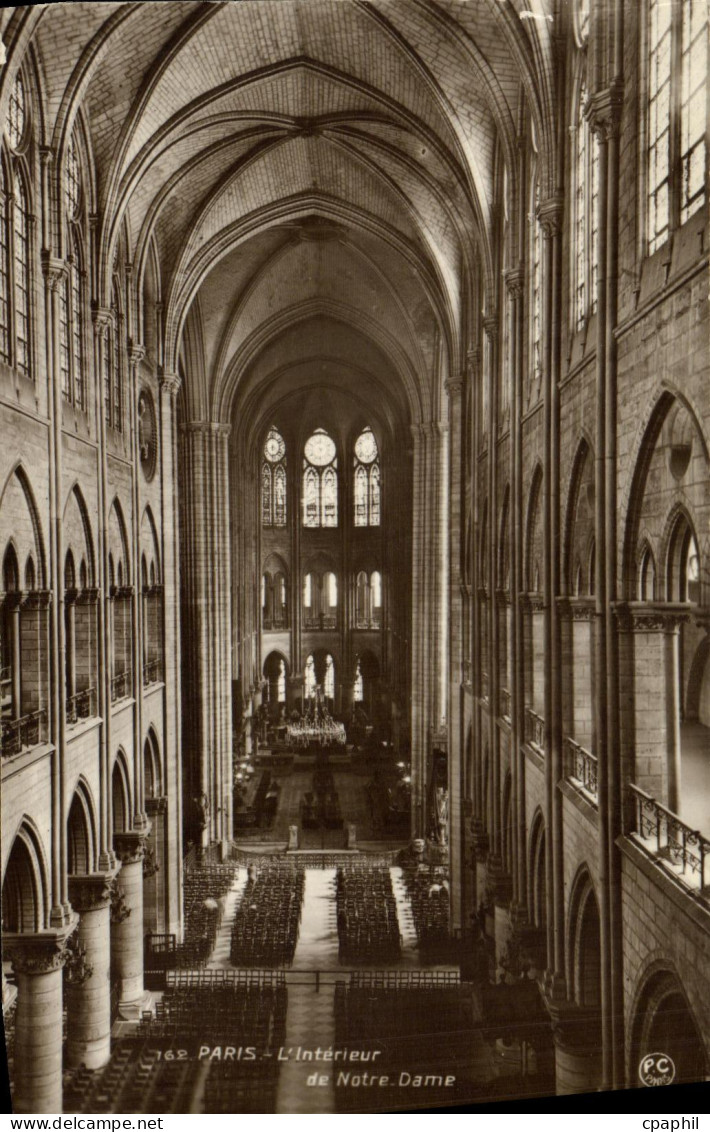 CPA Paris L Interieur de Notre Dame