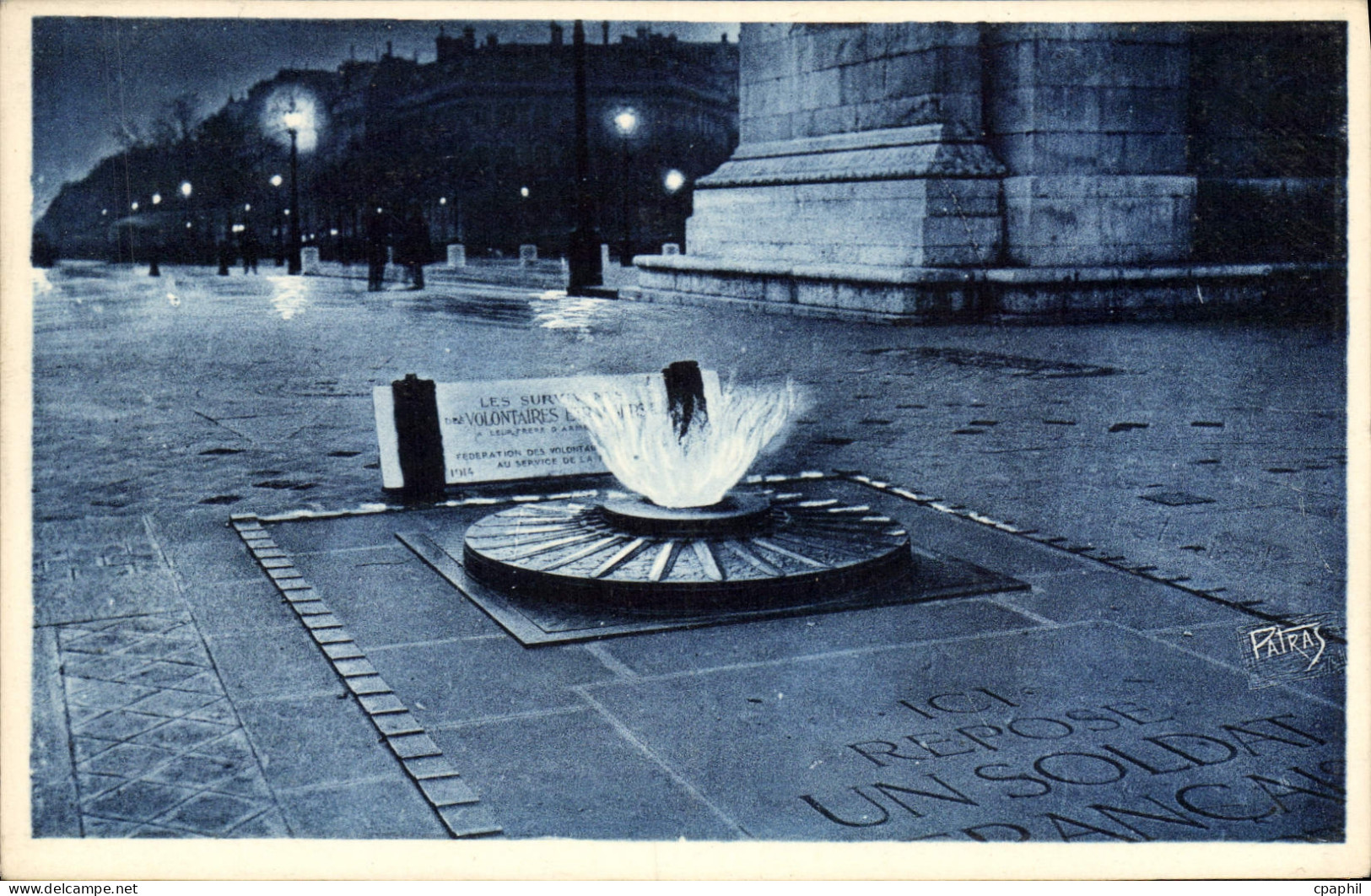 CPA Paris la Nuit La Tombe du Soldat Inconu