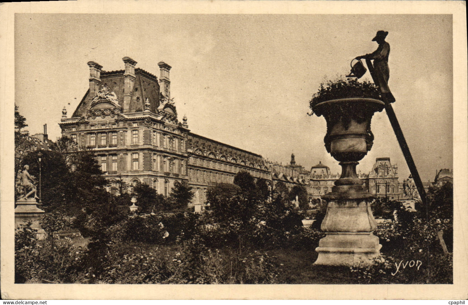 CPA Paris Le Pavillon de Marsan au Jardin des Tuileries