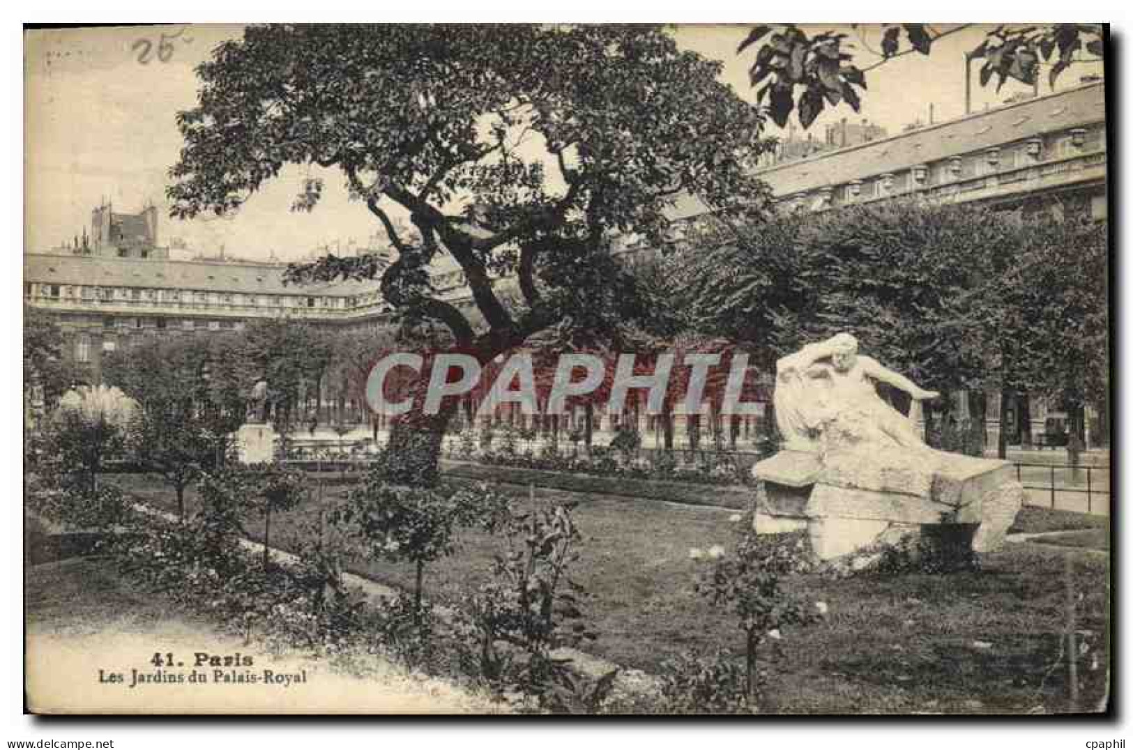 CPA Paris Les Jardins du Palais Royal