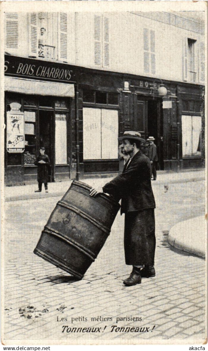 CPA PARIS Petits Metiers Tonneaux (1245806)